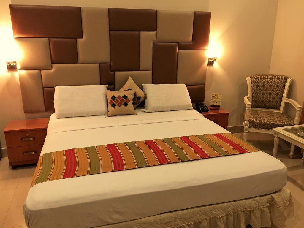 Star Guest House Karachi Bagian luar foto