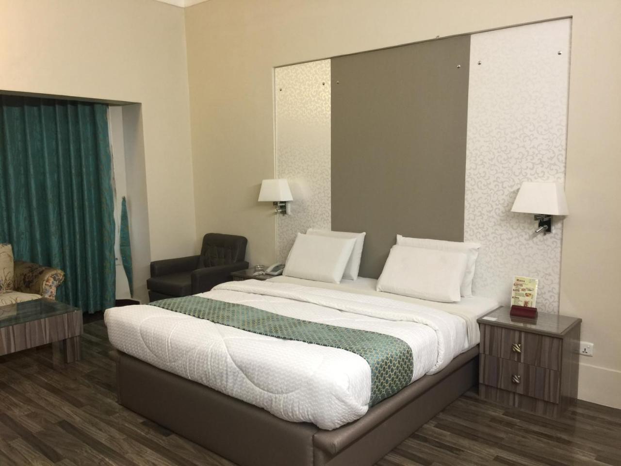Star Guest House Karachi Bagian luar foto