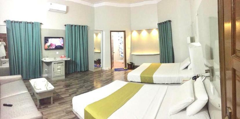 Star Guest House Karachi Bagian luar foto
